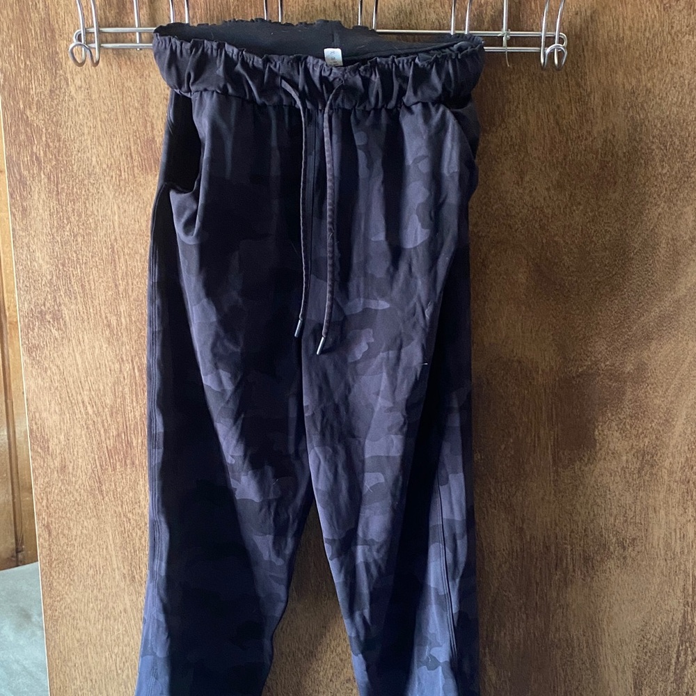 lululemon NEW camo joggers